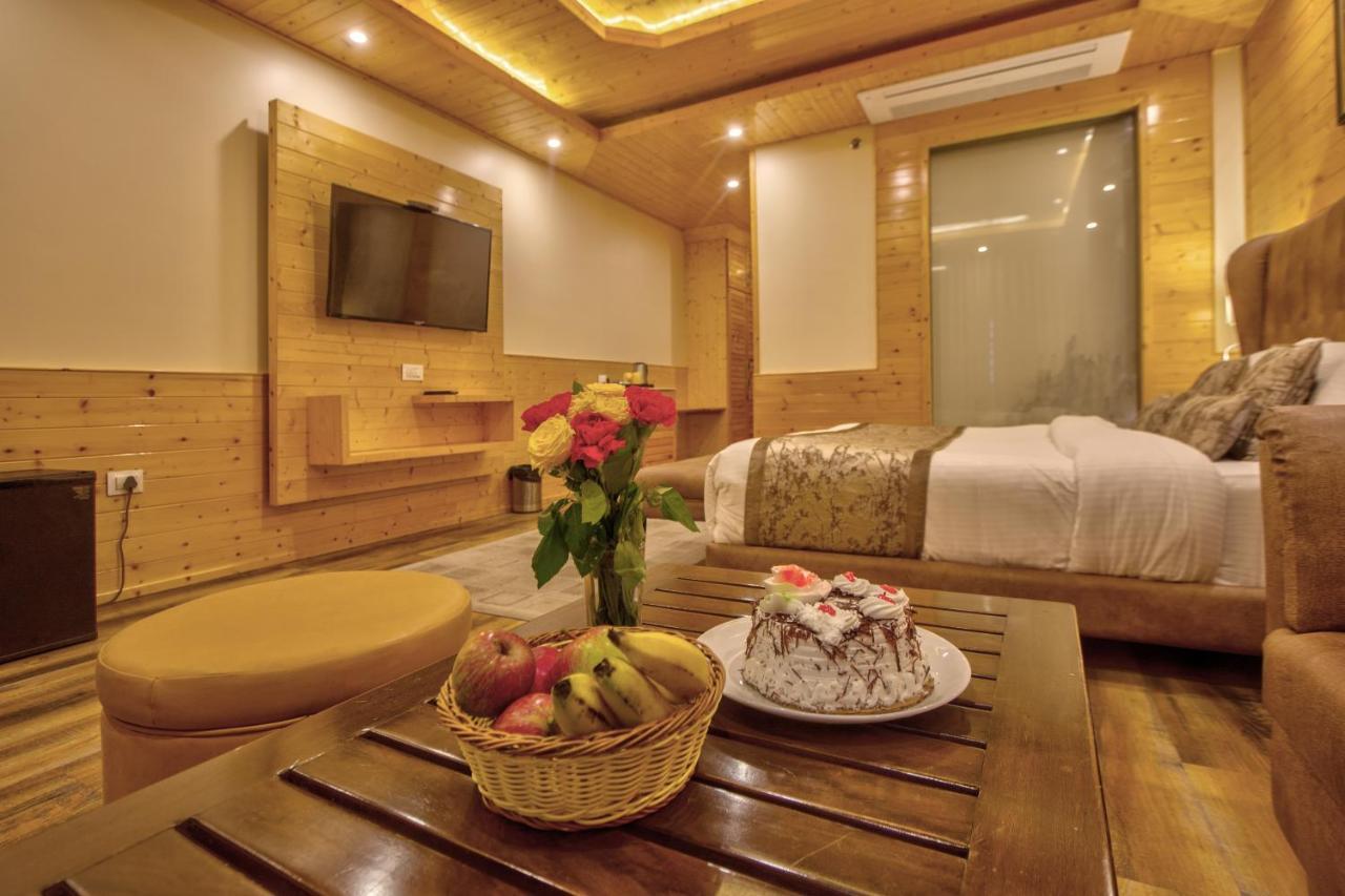 The Holiday Villa Resorts & Spa Manāli Eksteriør billede